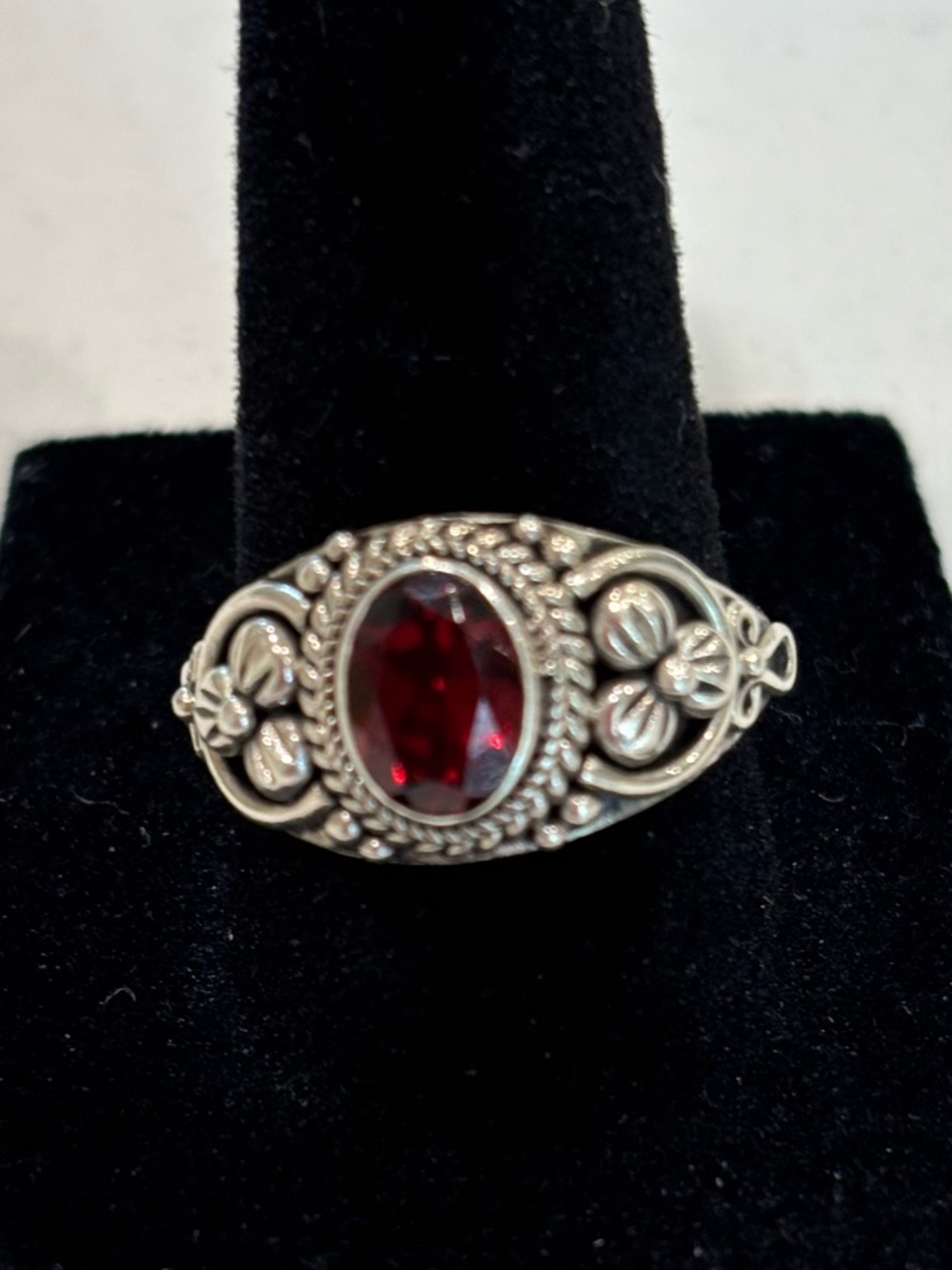 Sterling Silver Vintage-Style Garnet Gemstone Ring